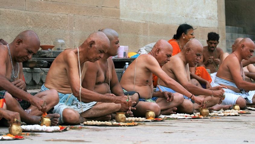 Puja pratica fondamentale induista