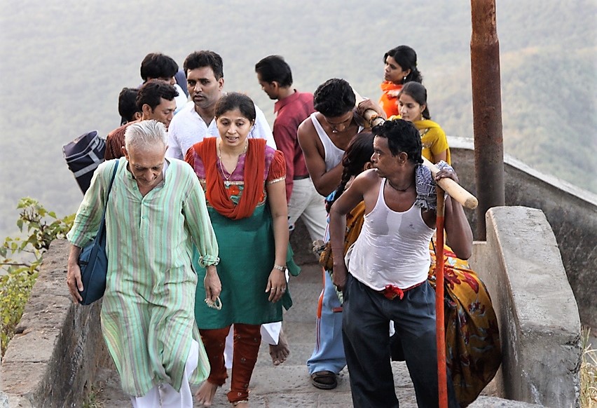 scalini di Girnar Hill