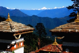 Dochu La 108 chorten