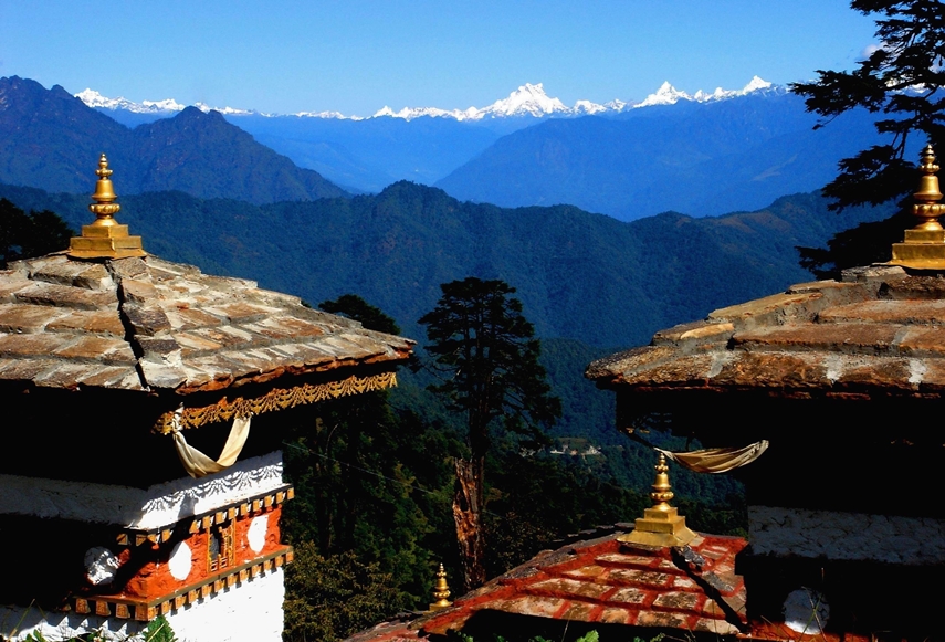 Dochu La 108 chorten