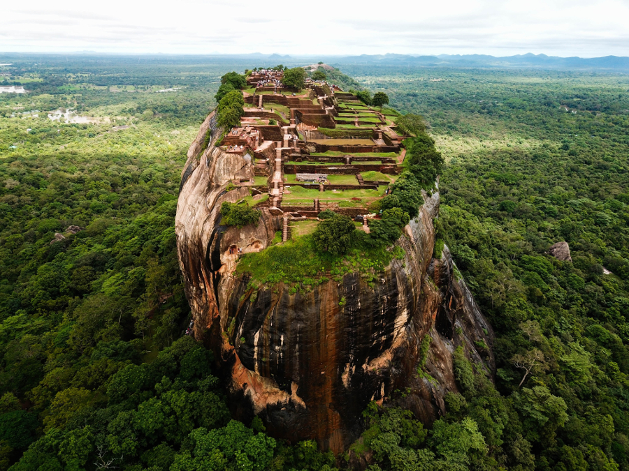 Sigiriya roccia leone