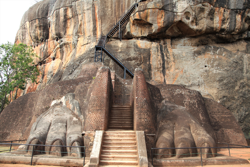 Sigiriya roccia leone