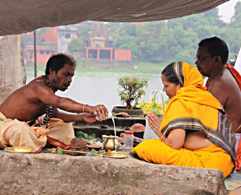 Puja pratica fondamentale induista