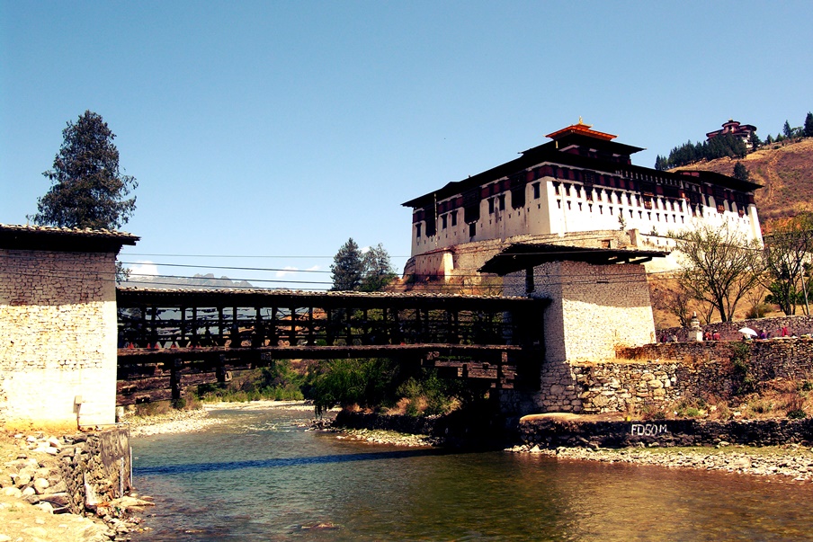 Paro tra dzong e Tsechu